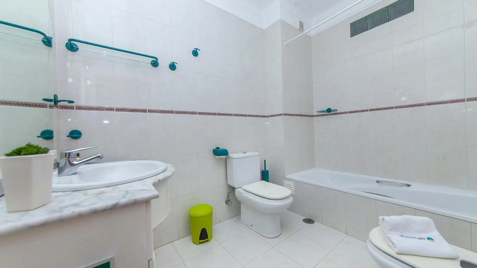 P - Meia-Praia Seaview Guesthouse Lagos 0*,
